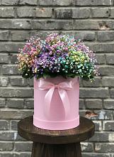 Цветочная композиция из Гипсофила и Розы в шляпной коробке в Чадане