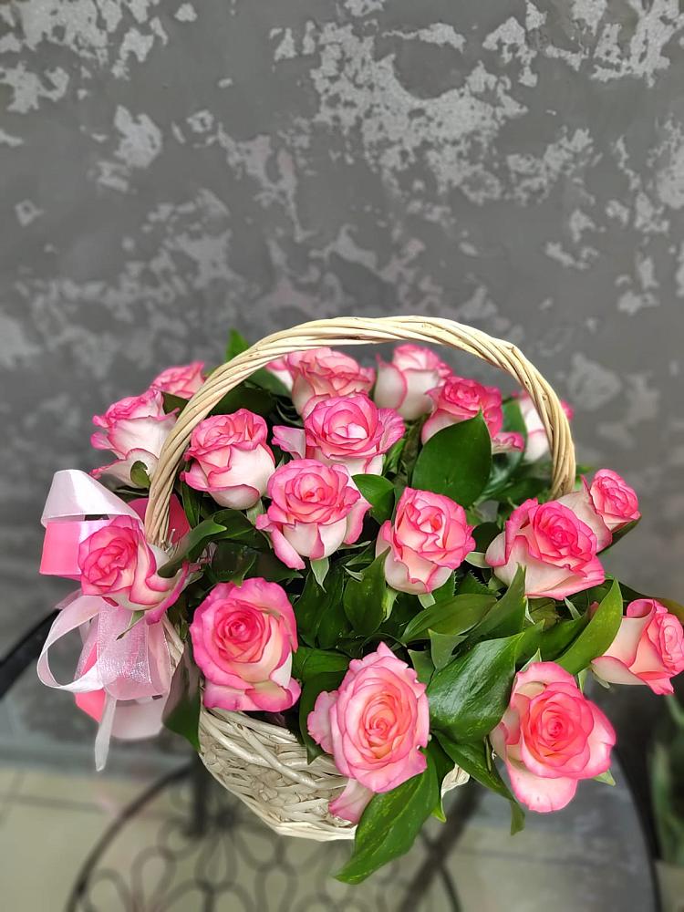 Цветочная композиция из Розы в корзине в Чадане