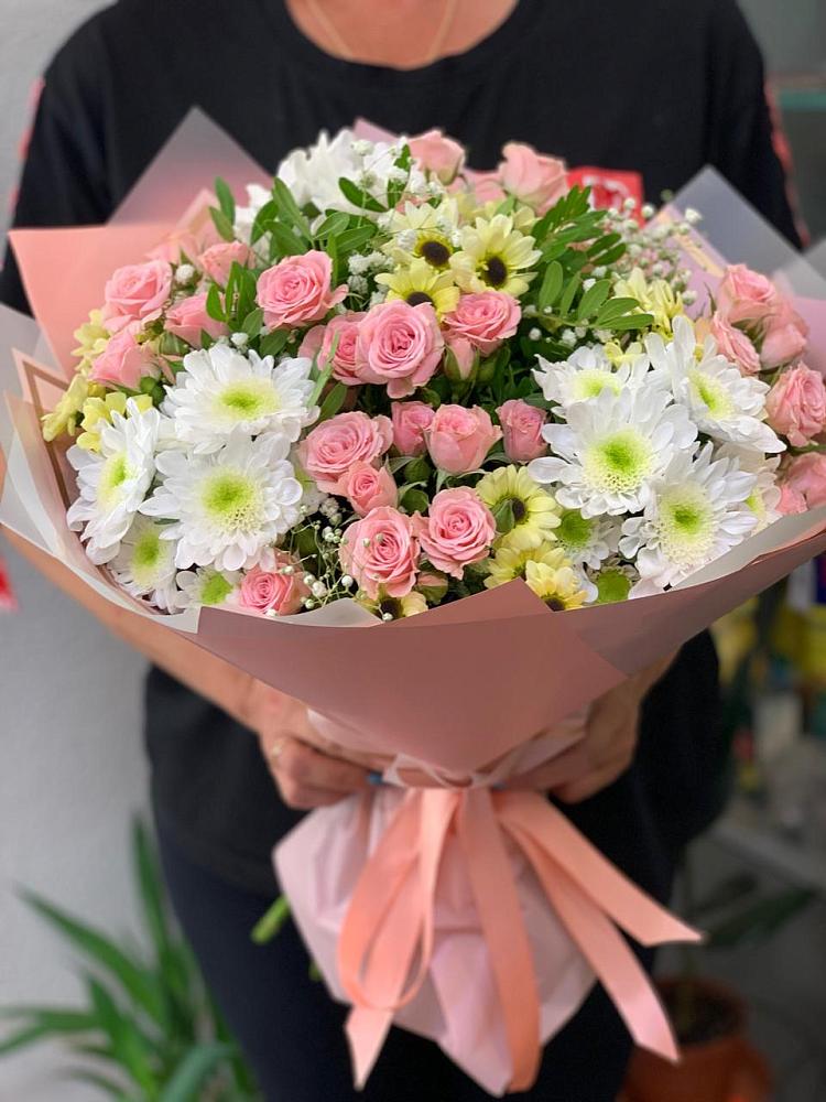 Букет цветов из: Розы и Хризантемы в Чадане