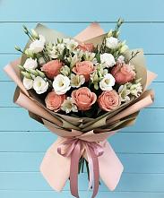 Букет цветов из:  Розы, Альстромерии и Лизиантусы в Чадане