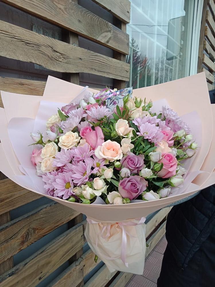 Букет цветов из: Розы и Хризантемы в Чадане