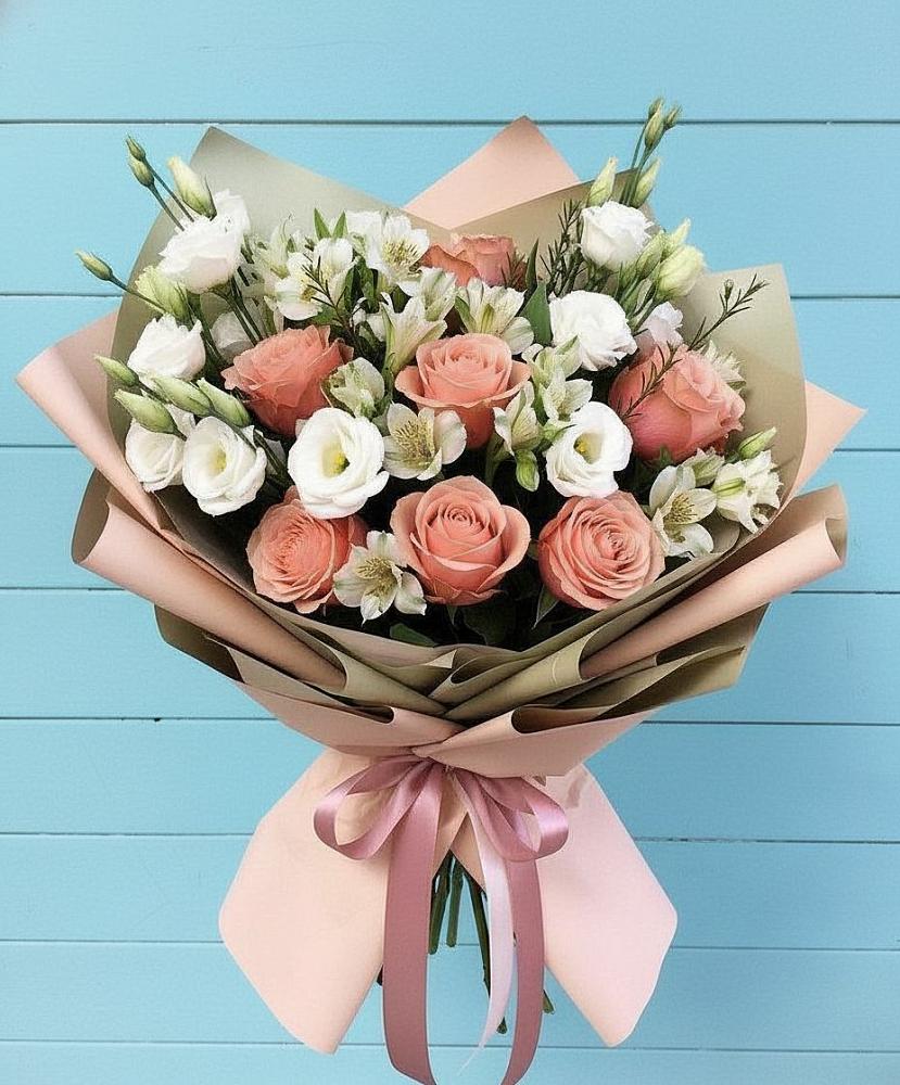Букет цветов из: Розы, Альстромерии и Лизиантусы в Чадане