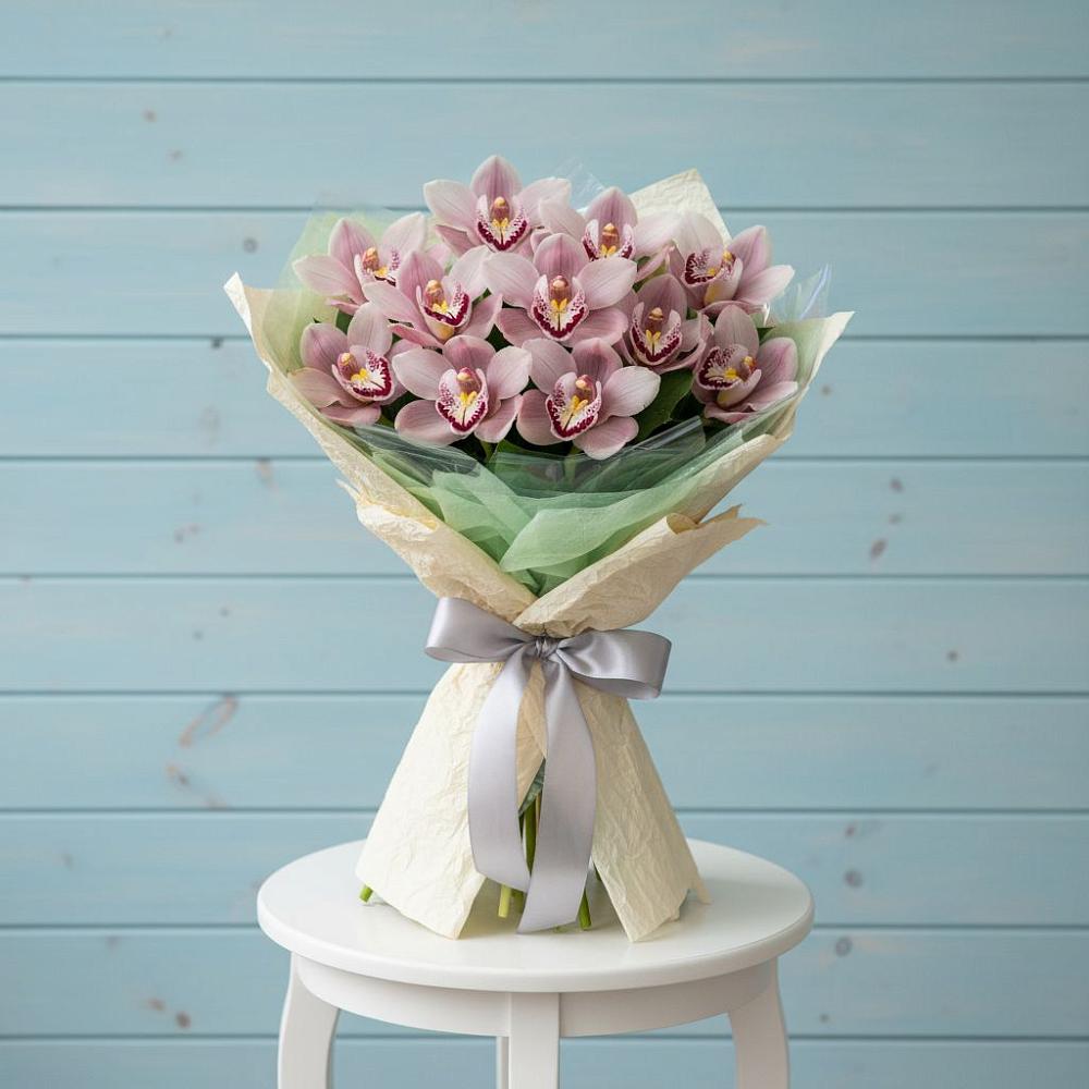 Букет цветов из: Орхидеи и Розы в Чадане