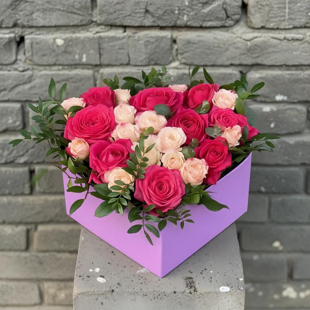 Цветочная композиция из Розы в коробке в Чадане