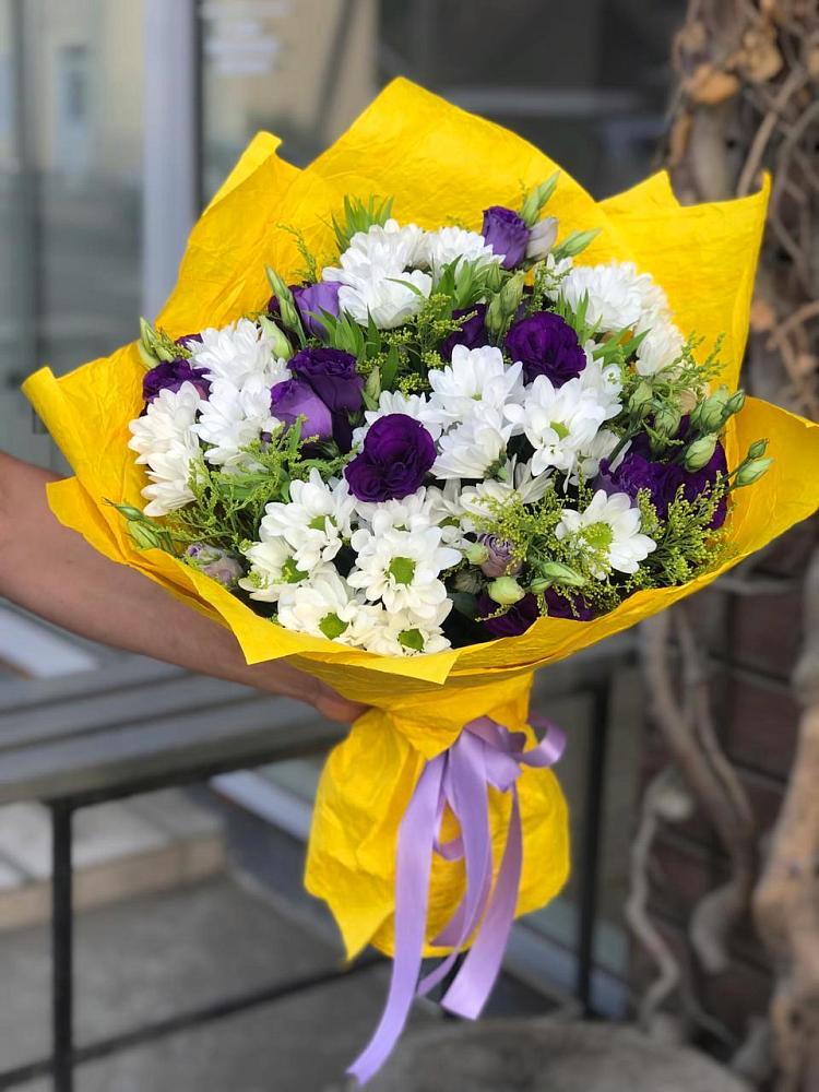 Букет цветов из: Ирисы, Хризантемы и Ромашки в Чадане