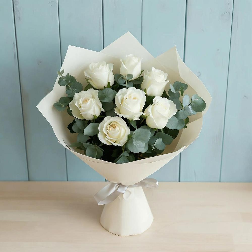 Букет Белые розы в Эвкалипте в Чадане