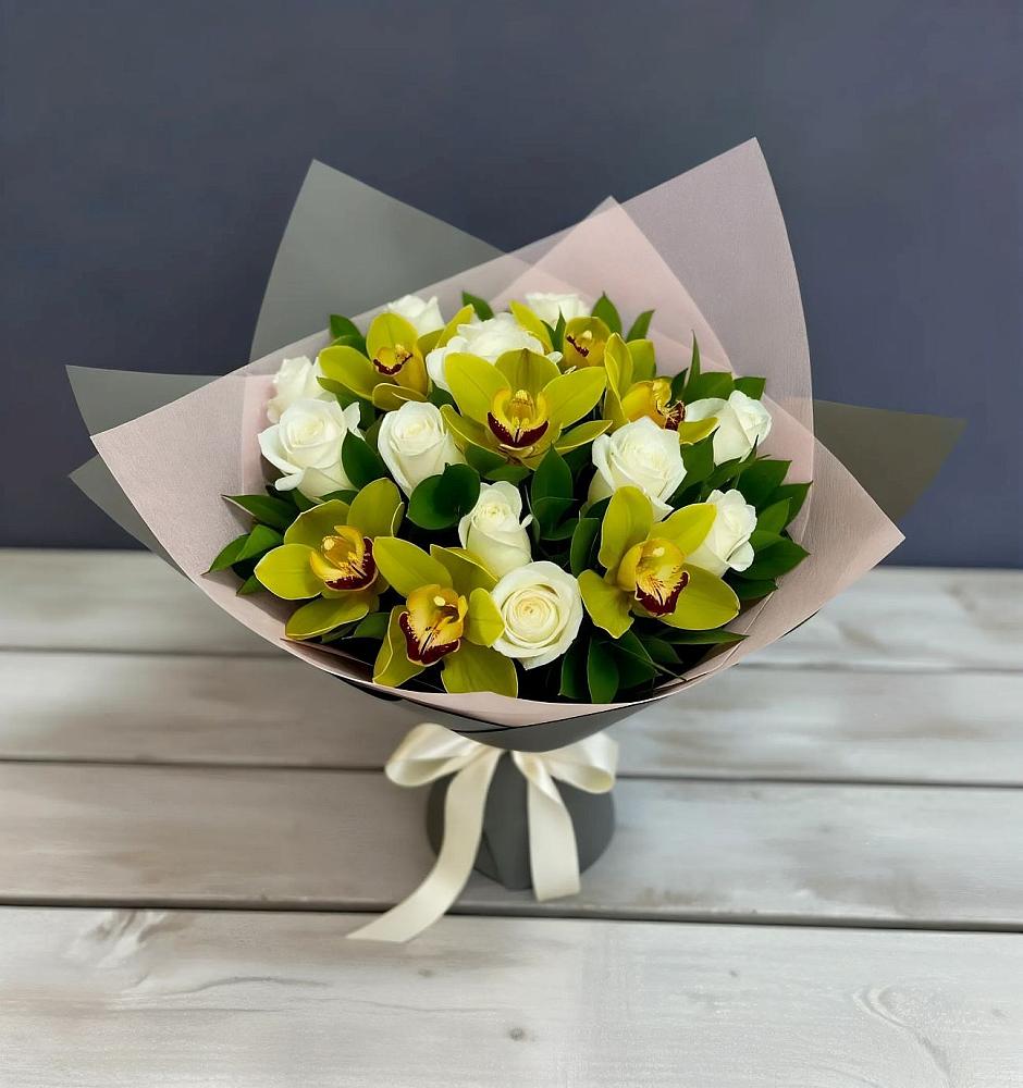 Букет цветов из: Орхидеи и Розы в Чадане