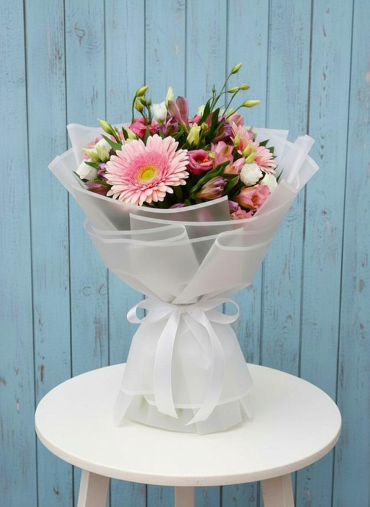 Букет цветов из: Герберы, Альстромерии и Лизиантусы в Чадане