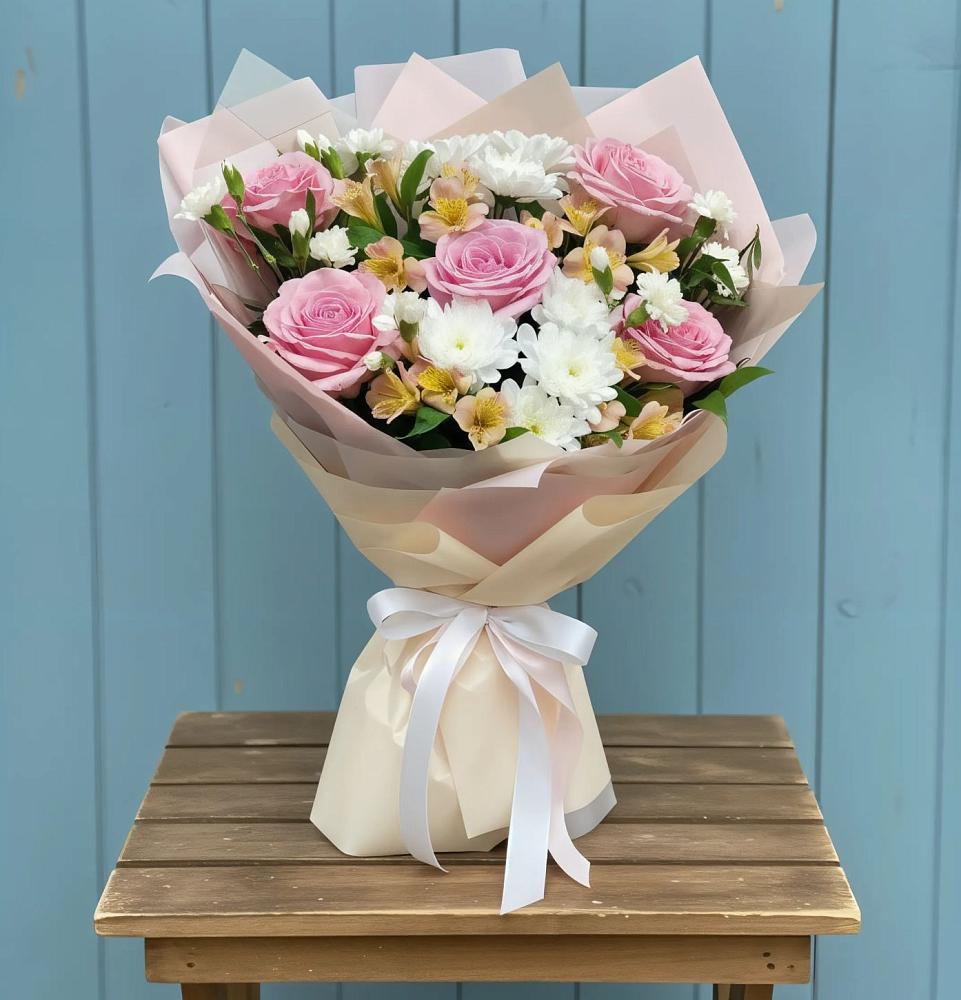 Букет цветов из: Гвоздики, Орхидеи и Розы в Чадане