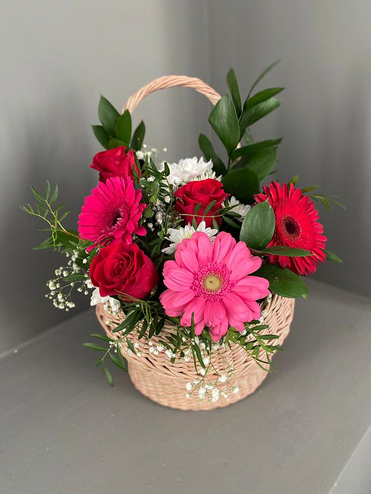 Цветочная композиция из Розы, Хризантемы и Герберы в корзине в Чадане