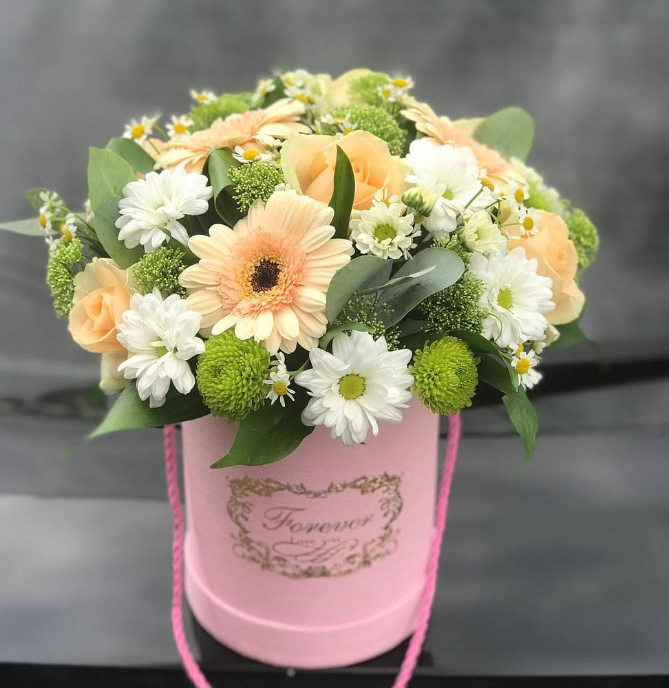 Цветочная композиция из Розы, Герберы и Хризантемы в шляпной коробке в Чадане